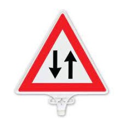 İki̇ Yönlü Trafi̇k Uyari Levhasi Çi̇ft Yön 