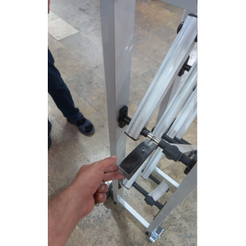 2 Metre Alüminyum Akordiyon Bariyer sistemi 2 Metre Alüminyum Akordiyon Bariyer sistemi